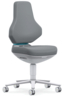 Preview: The office chair has a gray, ergonomic backrest and a padded seat. It stands on a five-spoke base with casters, which allows for mobility.