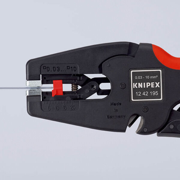 Das Bild zeigt einen schwarzen Abisolierzange von Knipex. Die Zange hat eine rote Griff-Akzentuierung und einen Mechanismus zum Abisolieren von Drähten.