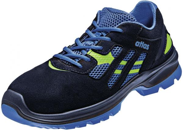 The shoe is a sporty half-shoe in blue and black with green accents. It features a structural lacing and a breathable mesh upper for comfort. The sole is grippy.