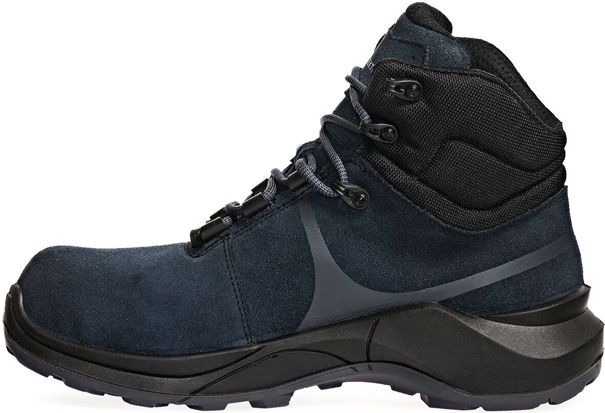 The image shows a dark blue boot with high lacing. The shoe features a sturdy sole and a padded upper shaft for comfort and support. Ideal for outdoor activities.