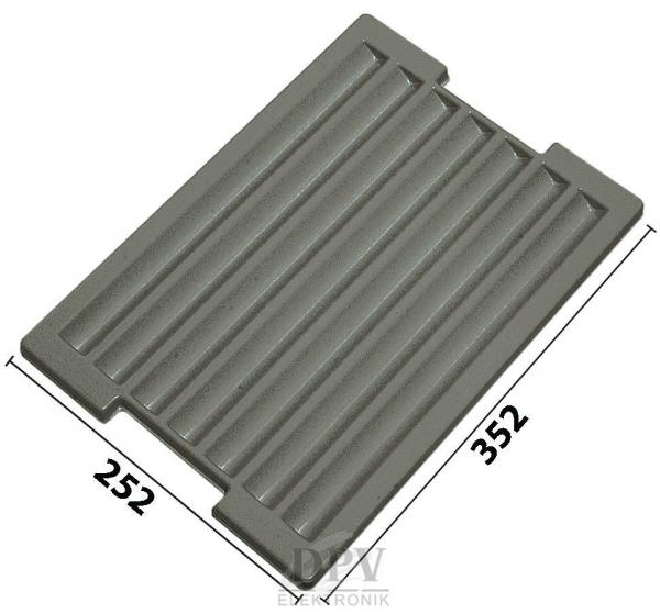 The image shows a rectangular, gray mat with vertical ridges. It measures 252 mm in width and 352 mm in length. The ridges serve as a non-slip surface.